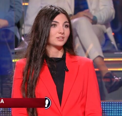 A Caduta Libera una giovane barista di Casale: subito eliminata ma “tornerà”