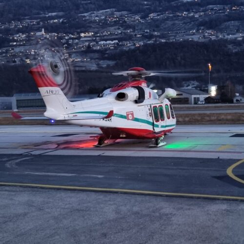 Tragedia Crans Montana: elicottero del 118 piemontese preleva paziente per ricoverarlo in Lombardia