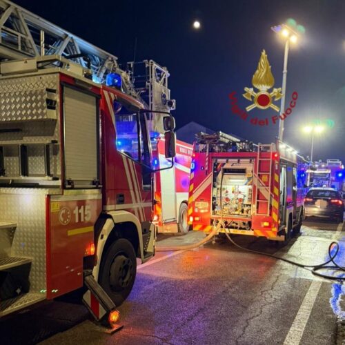 Incendio appartamento a Corteolona: evacuato edificio
