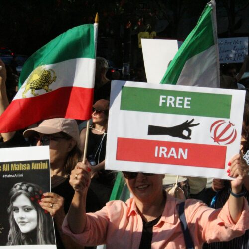 Iran, il consiglio regionale del Piemonte prende posizione: sì unanime contro la repressione