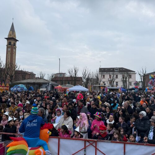 Un’esplosione di colori e sorrisi in Piazza Ceriana per il 20° Carnevale del Quartiere Cristo
