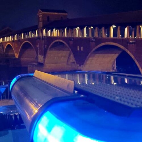 Fugge all’alt e abbandona lo scooter. Polizia recupera anche un altro mezzo rubato