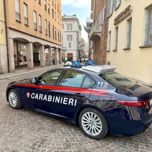 Perseguita il vicino e lo costringe a lasciare il palazzo: 21enne denunciato per stalking