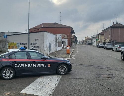 Oltre 300 prodotti cosmetici nel bagagliaio a San Giorgio Lomellina: denunciati per ricettazione