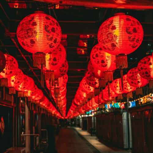 Da Ivrea a Shanghai. L’eporediese Davide Zambolin racconta l’anno del Cavallo di Fuoco, tra lanterne rosse e bagna cauda