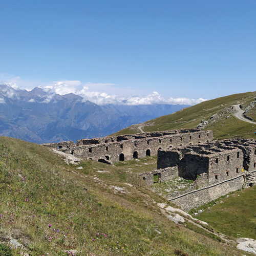 È nato il nuovo cammino “Le strade dei forti”: in Piemonte tra monti, fortezze e natura