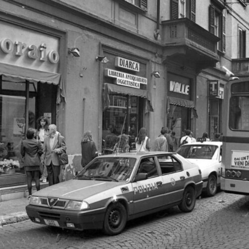 “Vetrine nel tempo”: 80 scatti raccontano il commercio pavese