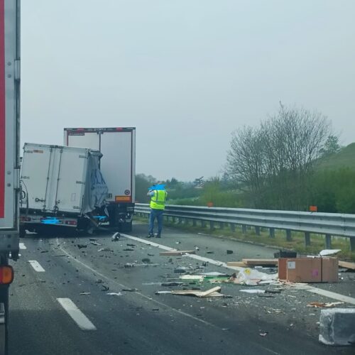 Tamponamento sulla A21: incidente risolto