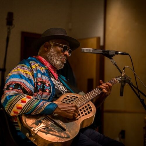Il grande bluesman Taj Mahal pubblica il nuovo album ‘Time’ il 1° maggio