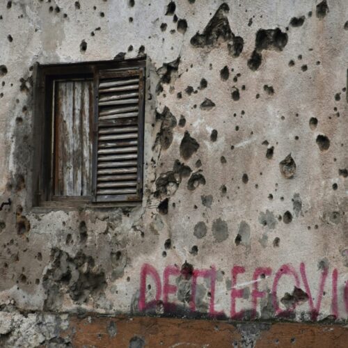 Bosnia: cecchini a Sarajevo, l’alessandrino interrogato non risponde. “Ha solo millantato racconti di altri”