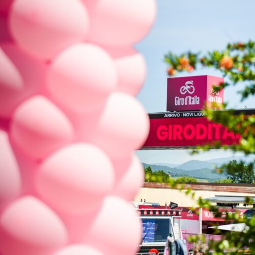 Novi Ligure si colora di rosa per l’arrivo del Giro d’Italia