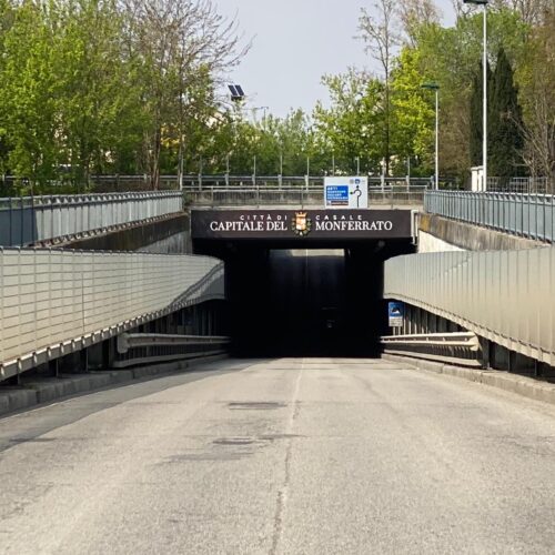 Lunedì mattina chiuso per lavori il sottopasso di corso Valentino a Casale Monferrato