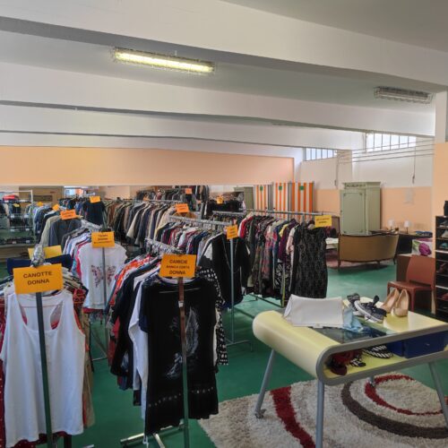 Non solo abiti ma accoglienza: inaugurato il nuovo Guardaroba Caritas Alessandria