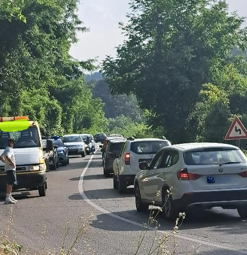 Tamponamento lungo la Colla in direzione Valenza: rallentamenti e disagi al traffico