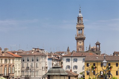 La Torre Civica di Casale si illumina di rosso per la Giornata Mondiale del Donatore di Sangue