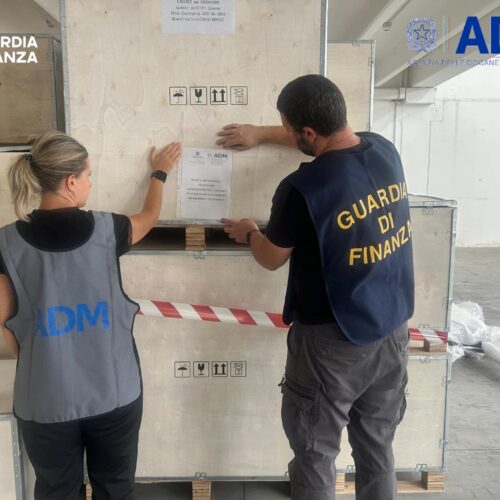Led, megaschermi e tecnologia non a norma: nei primi 5 mesi 40mila prodotti bloccati a Rivalta