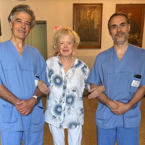 Doppio tumore a colon e rene ma un solo intervento: Ospedale di Alessandria restituisce il sorriso a Luciana