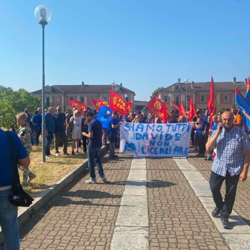 Sciopero e presidio davanti alla EPTA di Casale: Fiom, Uilm e dipendenti contro il licenziamento di un lavoratore