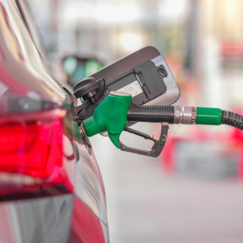 Forti rialzi: benzina a 1,99, sul diesel lo ‘sconto accisa’ arriva a 12 centesimi