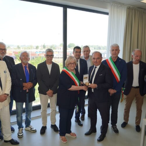 Verso il nuovo scalo merci di Alessandria: premio all’imprenditore Enrico Peola, il costruttore di binari