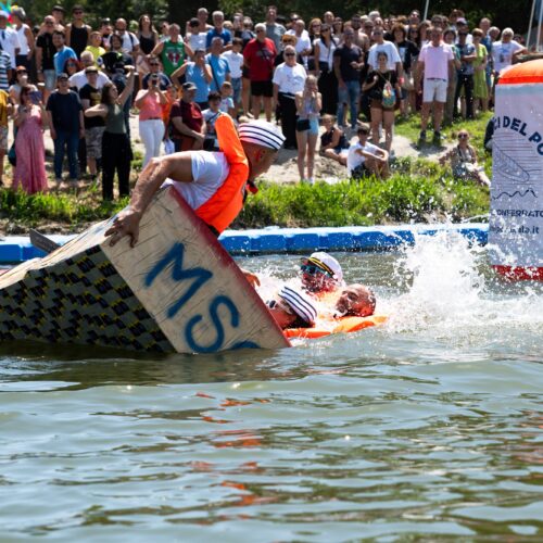 Se galleggia bene, se non lo fa va bene lo stesso: domenica a Casale il Carnevale acquatico