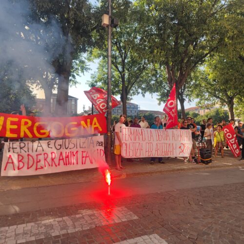 “Siamo tutti Fakir”: in piazza della Libertà ad Alessandria il presidio per il 42enne morto a Bologna
