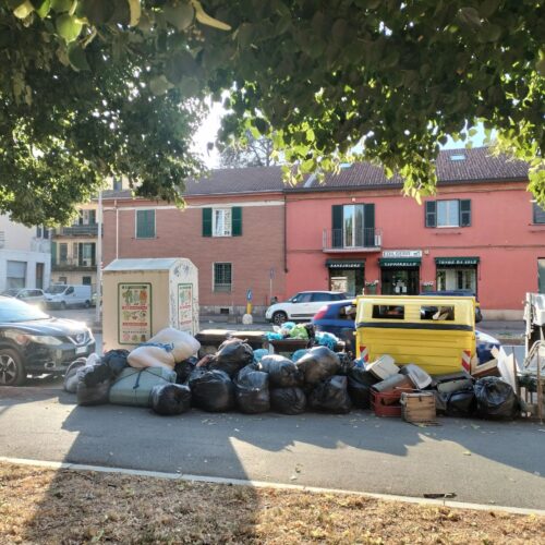Abbandono di rifiuti, il quartiere Cristo dice “basta”: “Serve tolleranza zero contro gli incivili”