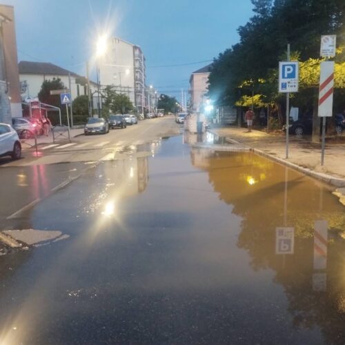 Maltempo: a Spinetta rio Lovassina tracimato in via Genova, chiusa al traffico