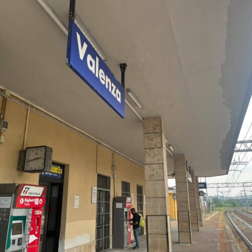 Lavori alla stazione di Valenza: “Programmati lavori per sistemazione illuminazione”