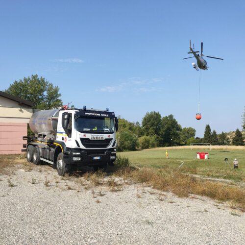 A Mornese incendio domato ma il lavoro non è finito: pericolo nuovi focolai