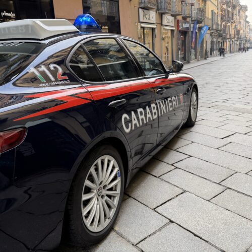 Il falso vip e i like a pagamento per guadagni facili: due truffe online scoperte dai Carabinieri