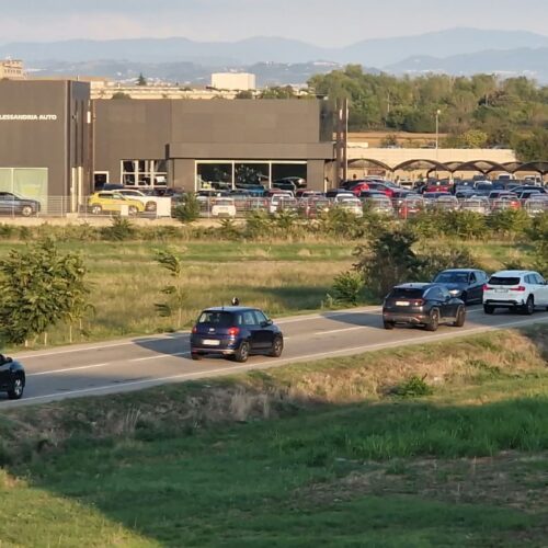 Incidente tra un’auto e una moto sulla strada statale a Spinetta: lunghe code