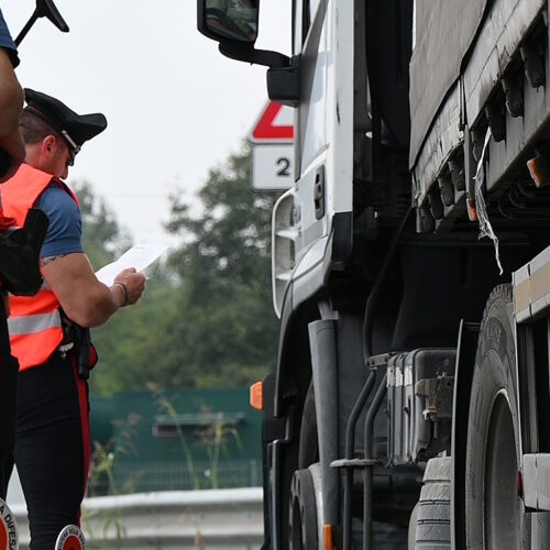 Furti di motrici nel Nord-Ovest per rubare rimorchi pieni di prodotti. Smascherata banda criminale