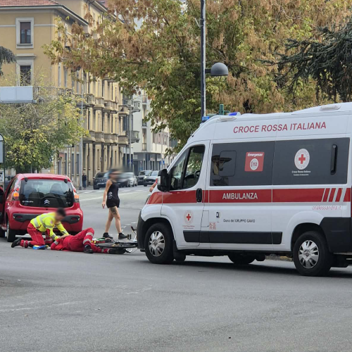 Ciclista investito in via Marengo: portato in codice rosso all’ospedale