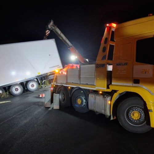 Mezzo pesante fuori strada: code tra Castelceriolo e Alessandria